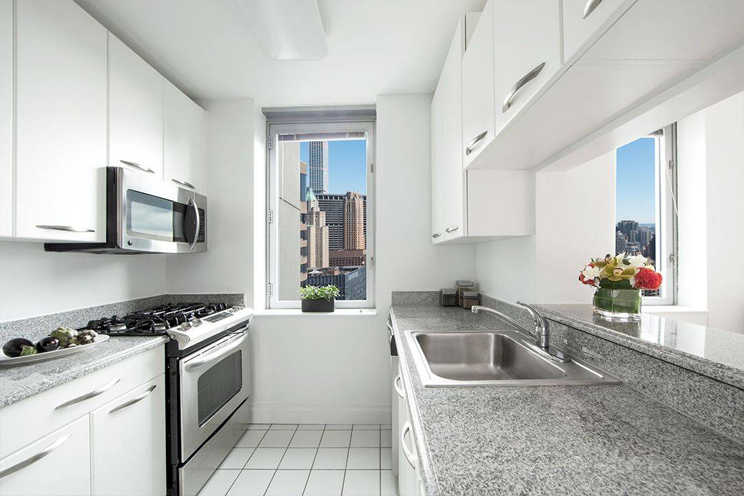 Manhattan, NY 10017,150 E 44th Street #18-B