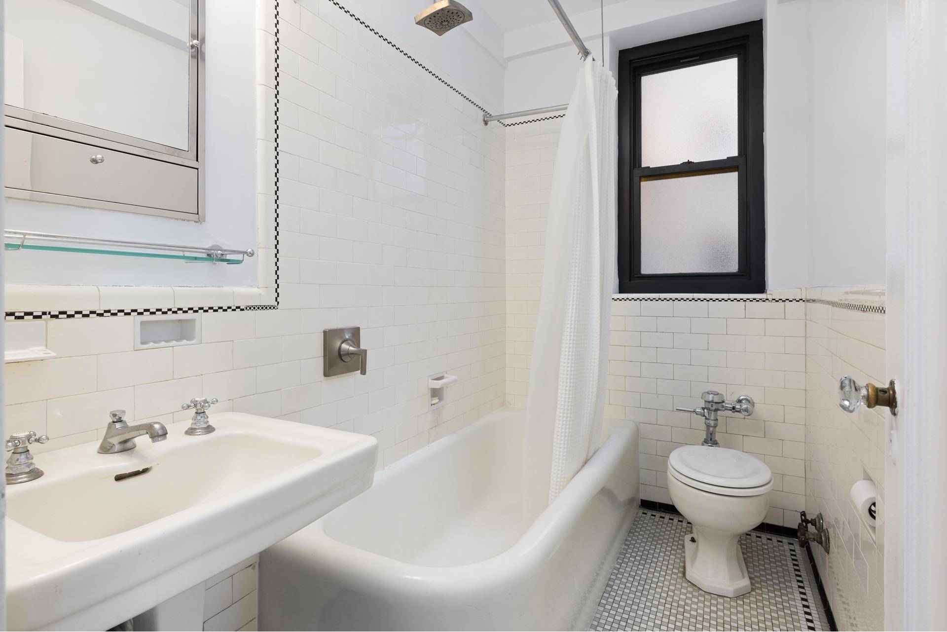 Manhattan, NY 10010,235 E 22ND Street #6P