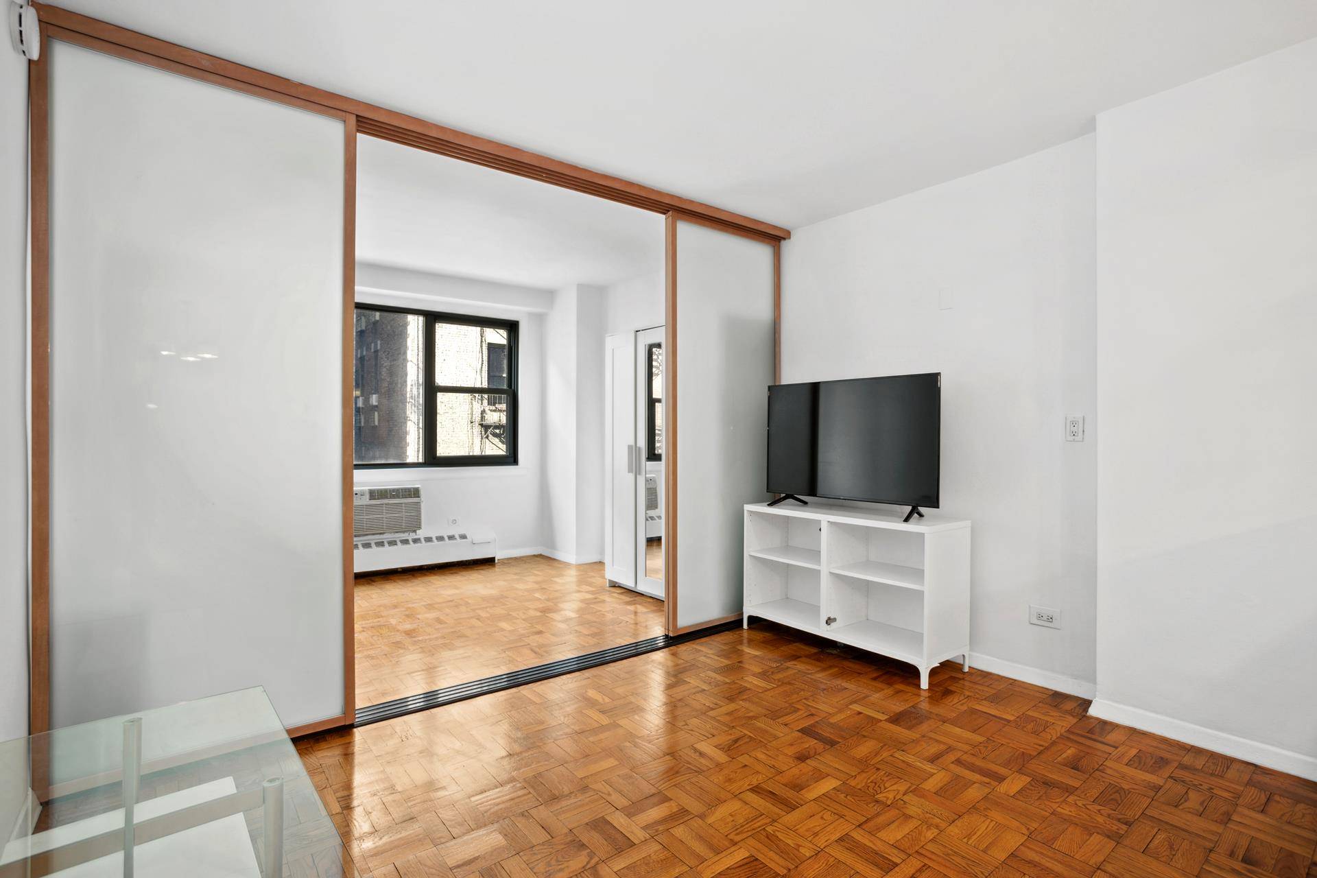 Manhattan, NY 10003,210 E 15TH Street #4J