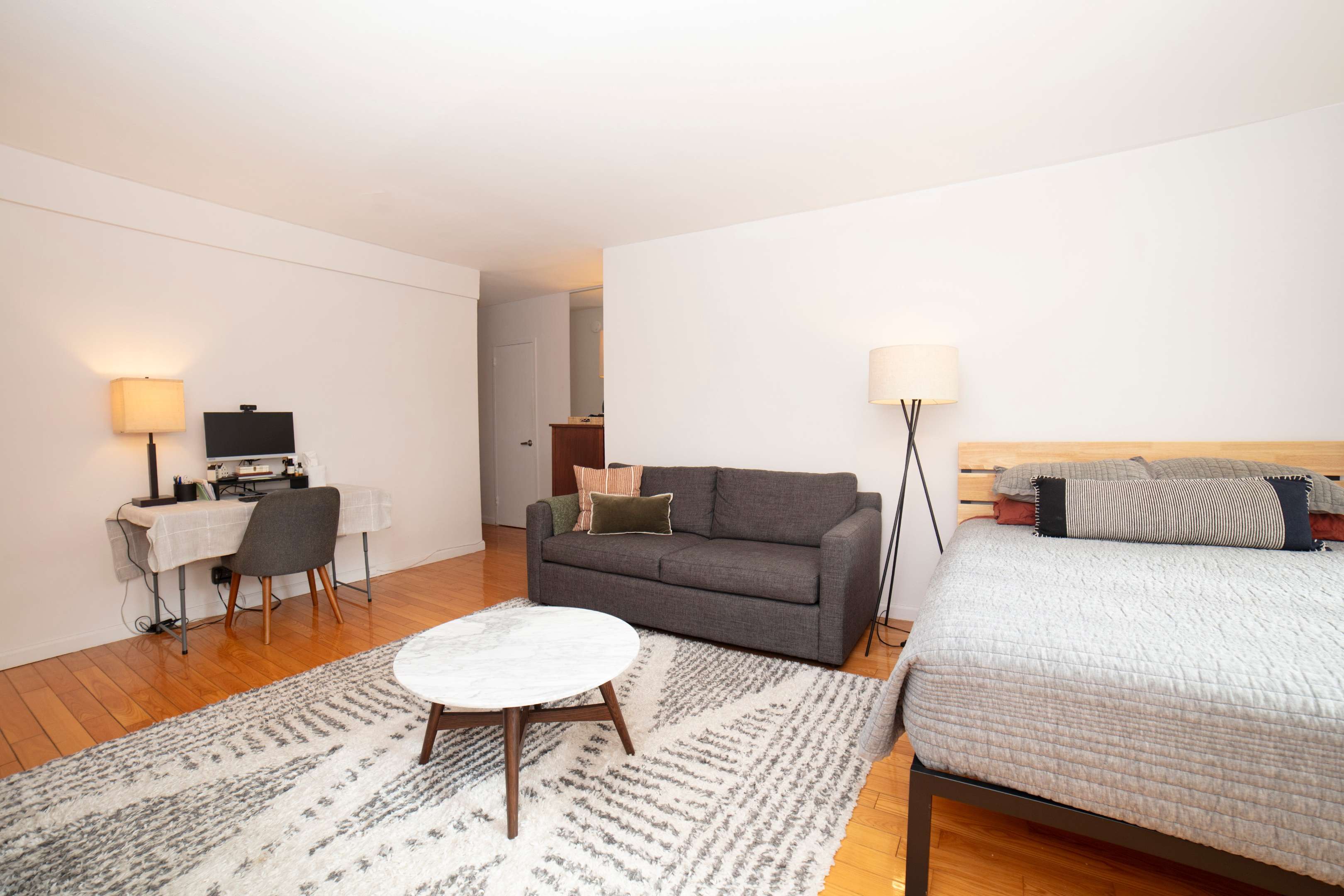 Manhattan, NY 10003,69 Fifth Avenue #5A