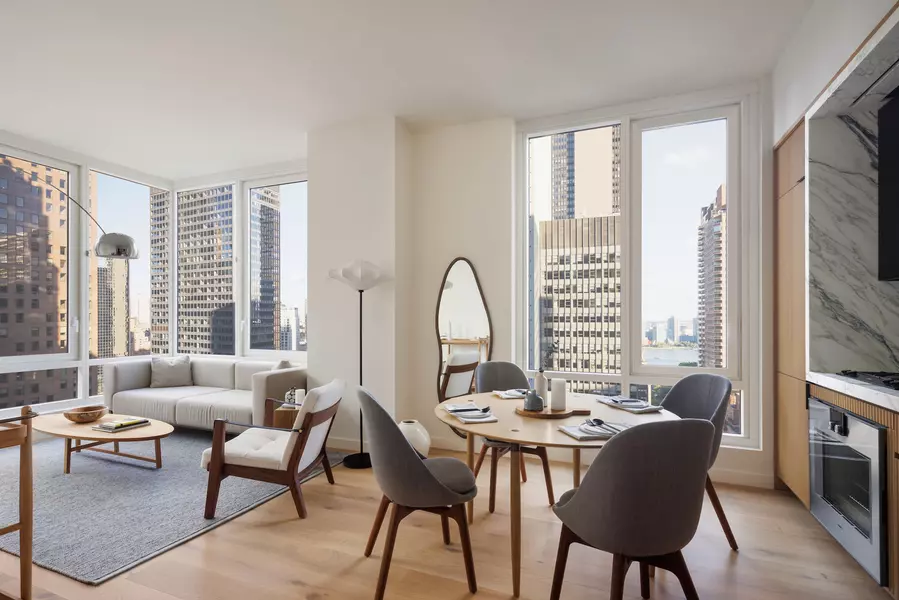 135 E 47TH Street #20B, Manhattan, NY 10017