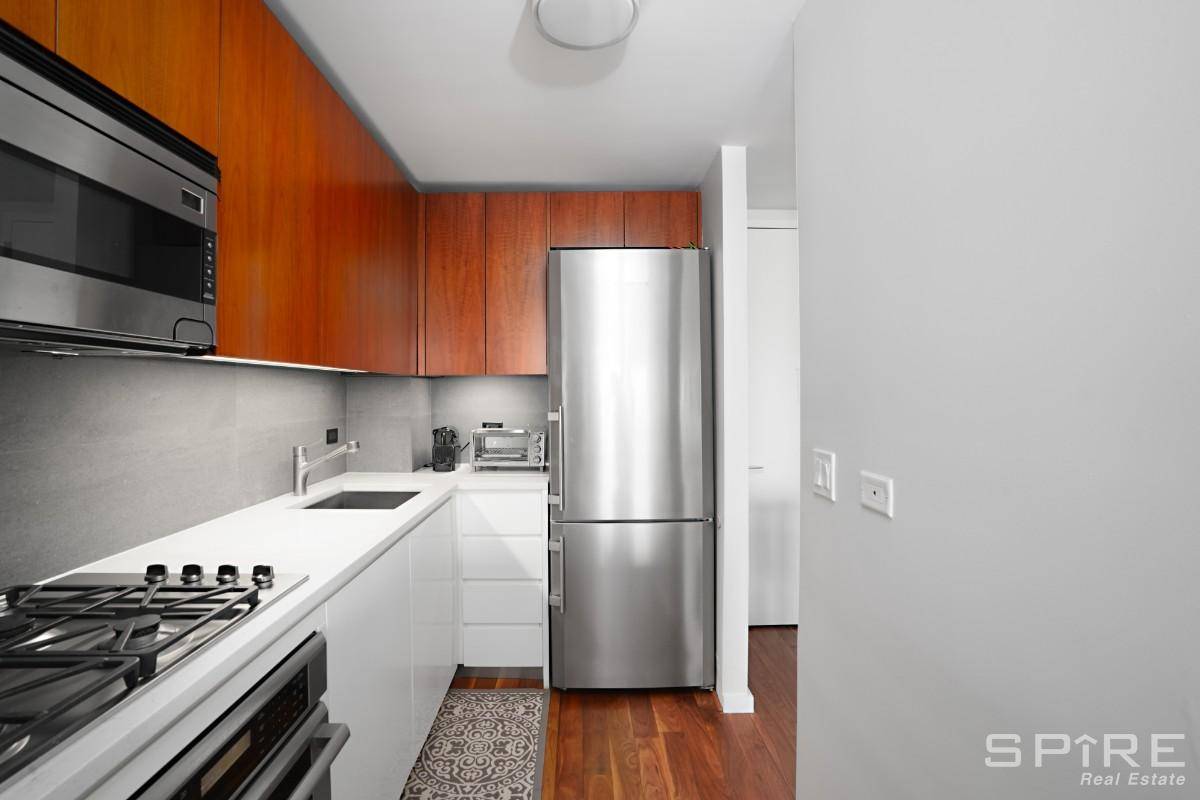 Manhattan, NY 10021,515 E 72nd Street #24A