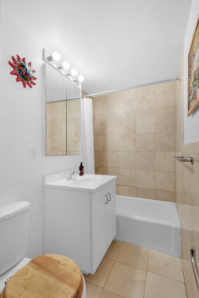Manhattan, NY 10024,304 W 88TH Street #1D
