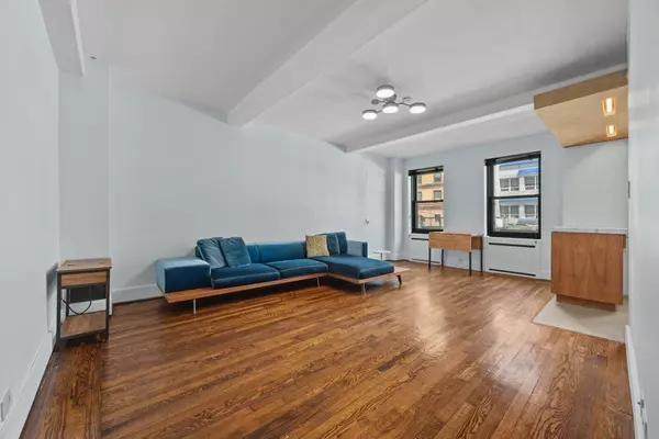Manhattan, NY 10011,300 W 23rd Street #2-K