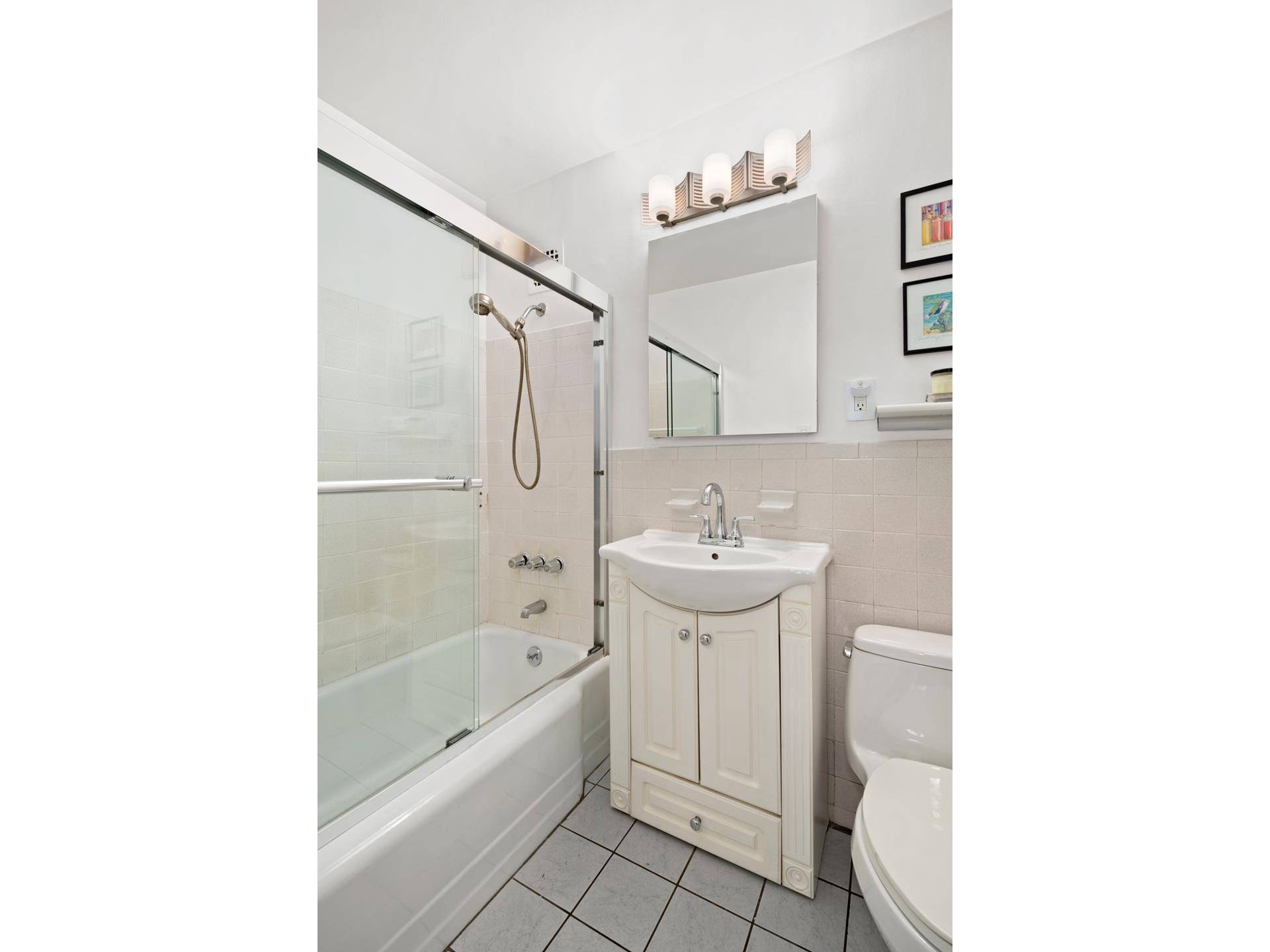 Manhattan, NY 10022,251 E 51ST Street #3M