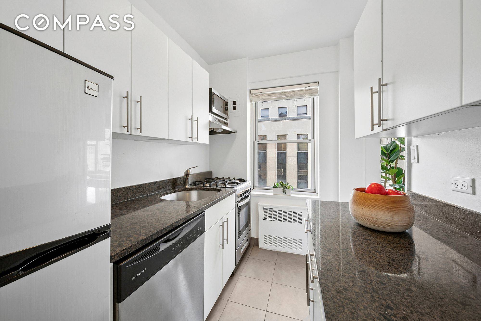 Manhattan, NY 10010,7 Lexington Avenue #12F