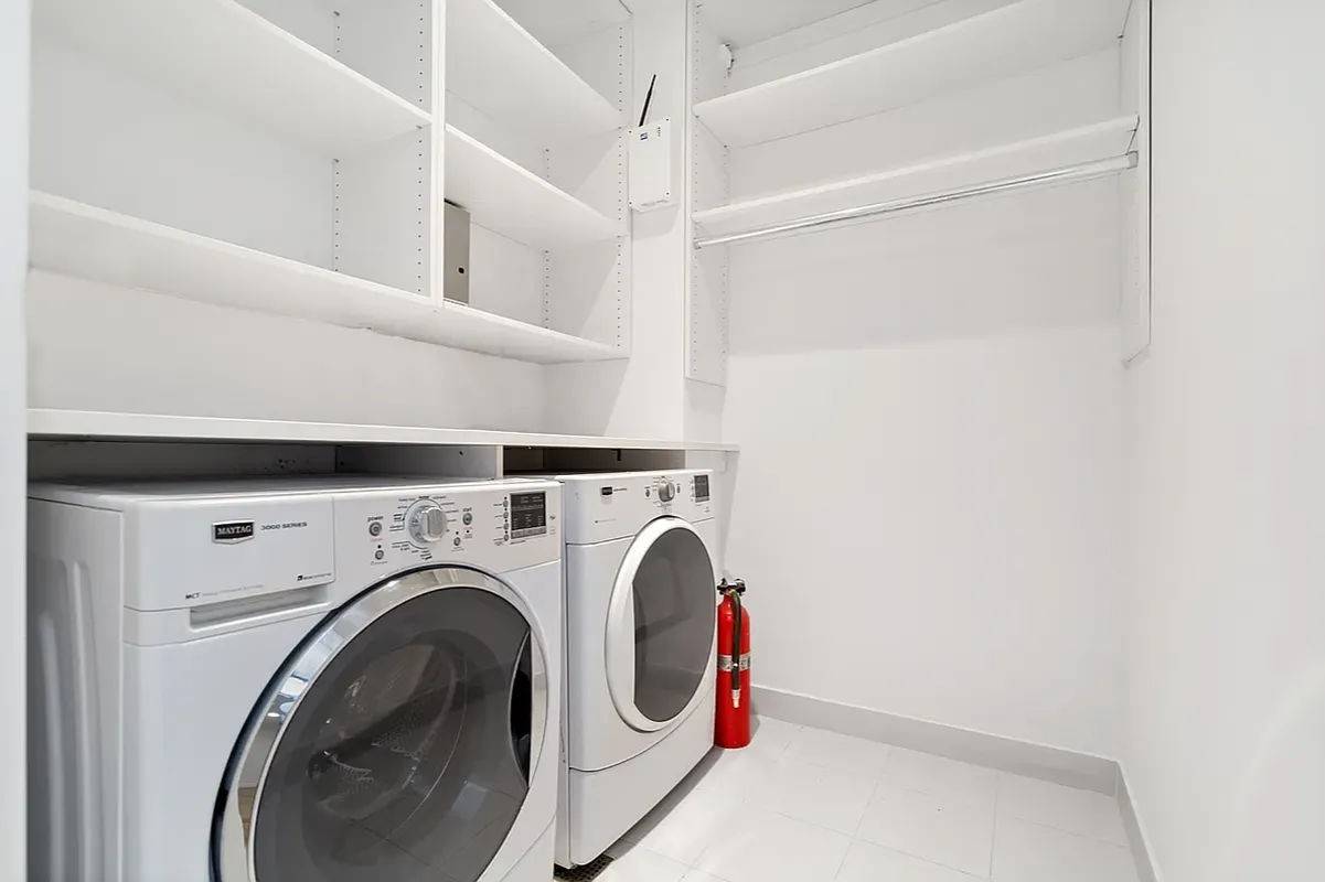 Manhattan, NY 10014,239 Bleecker Street #5