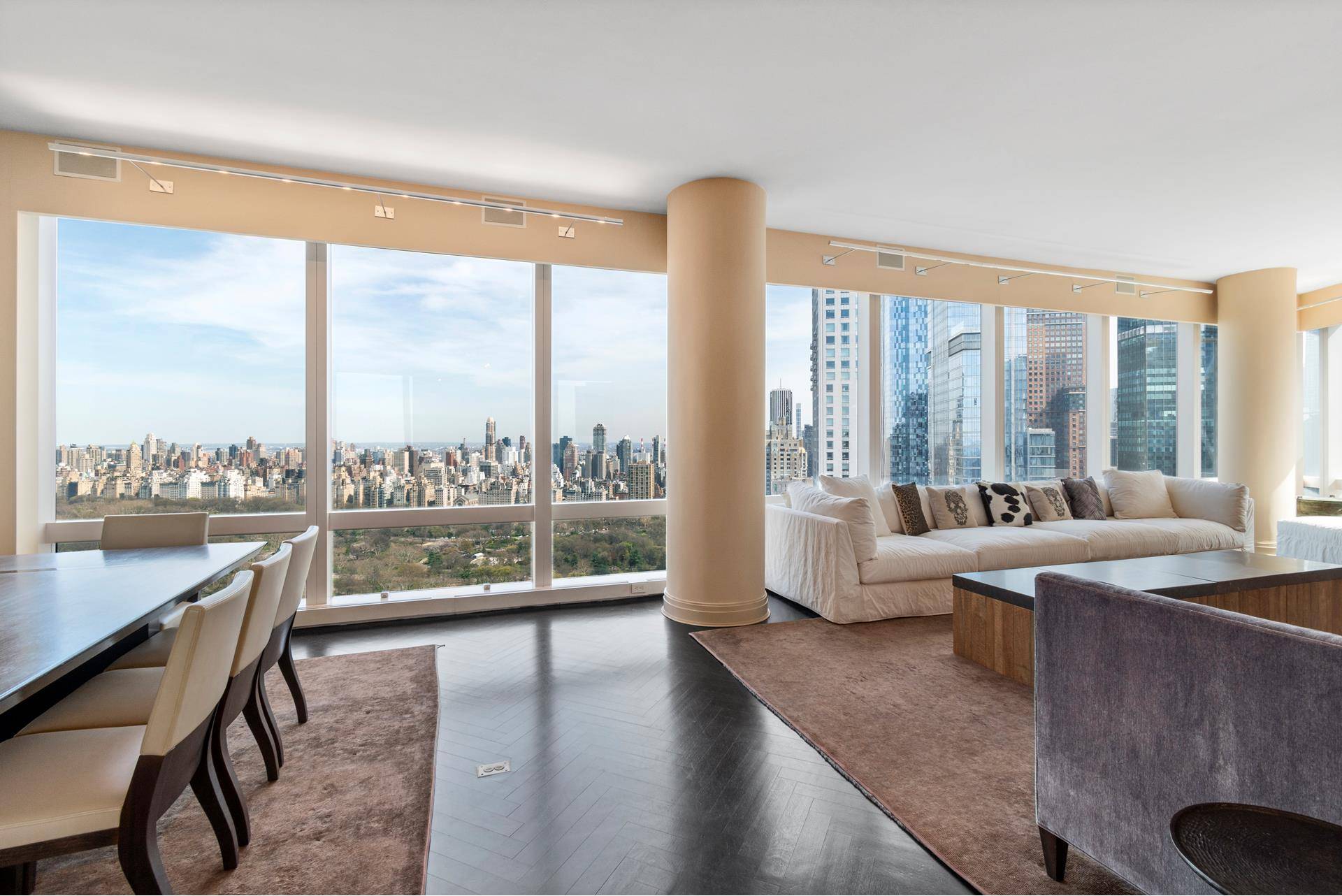Manhattan, NY 10019,25 COLUMBUS Circle #56D