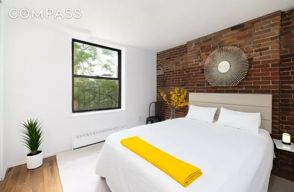 Manhattan, NY 10014,15 Jones Street #5H