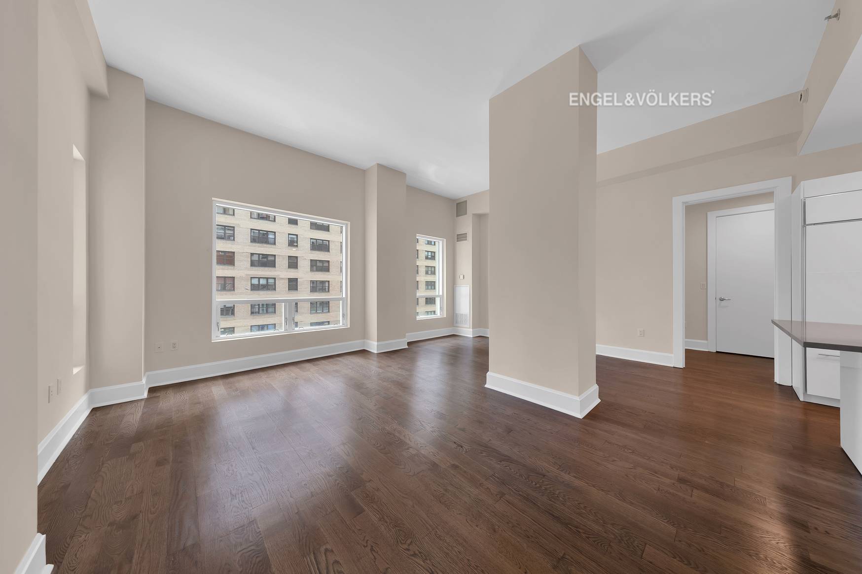 Manhattan, NY 10017,250 E 49th Street #3E