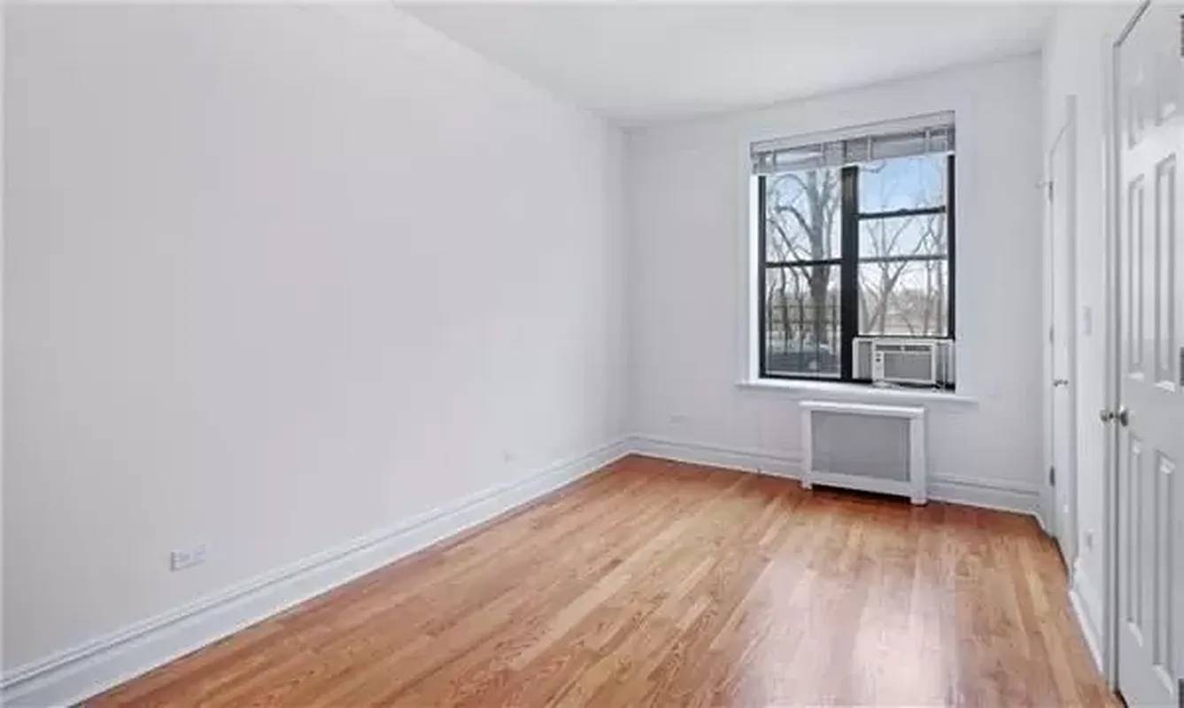 Manhattan, NY 10031,668 RIVERSIDE Drive #1J