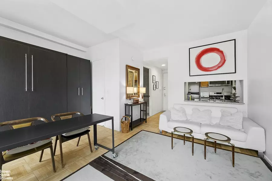 236 E 47TH Street #8D, Manhattan, NY 10017
