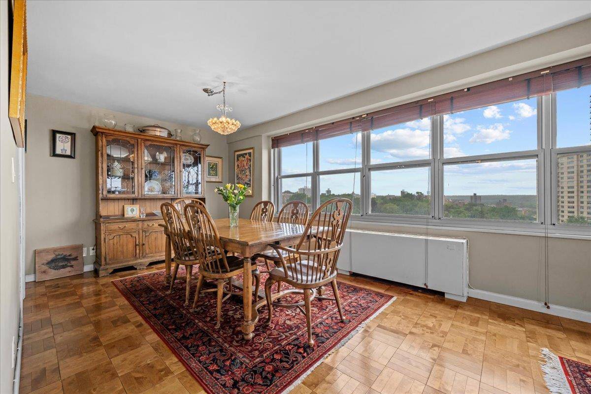 Bronx, NY 10463,555 KAPPOCK Street #17D