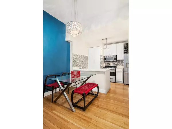 Manhattan, NY 10019,393 W 49TH Street #TH1
