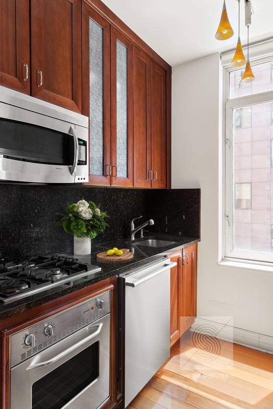 Manhattan, NY 10017,145 E 48th Street #24F