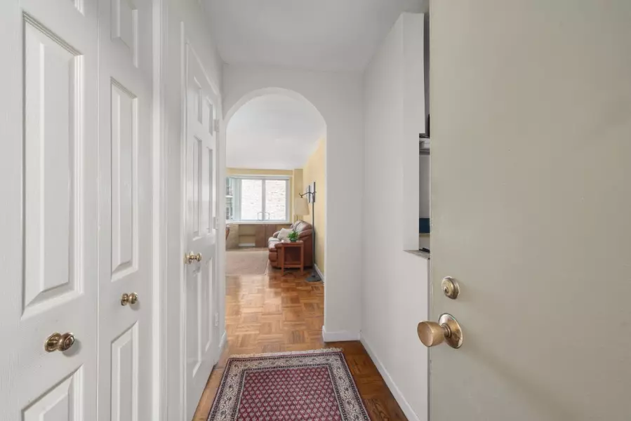 301 E 22nd Street #9v, Manhattan, NY 10010