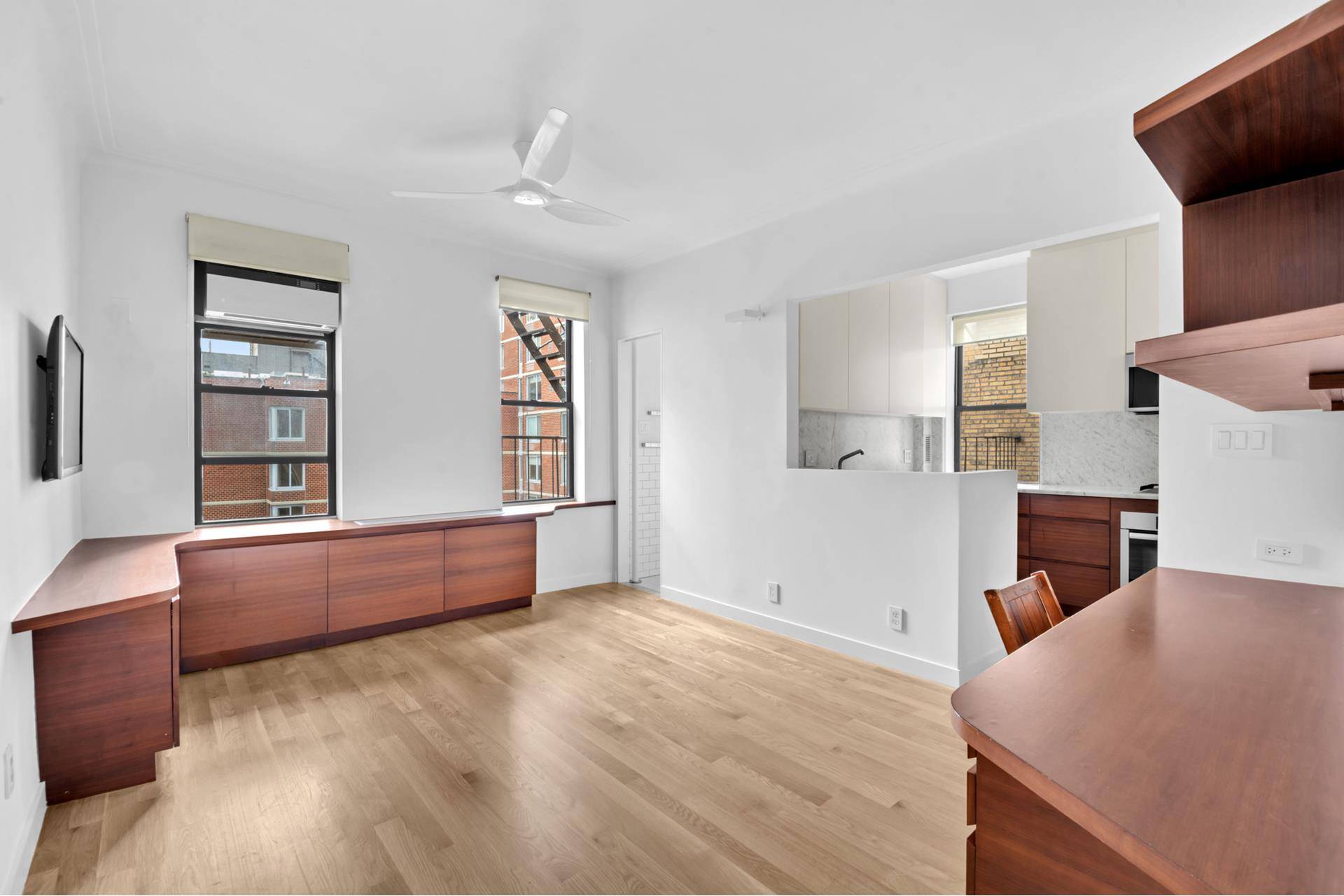 Manhattan, NY 10011,253 W 16TH Street #6D