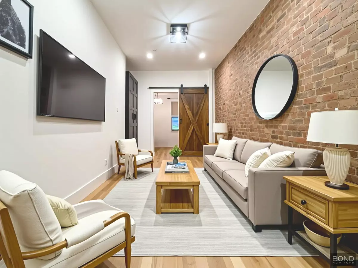 Brooklyn, NY 11222,298 Nassau Avenue #2L