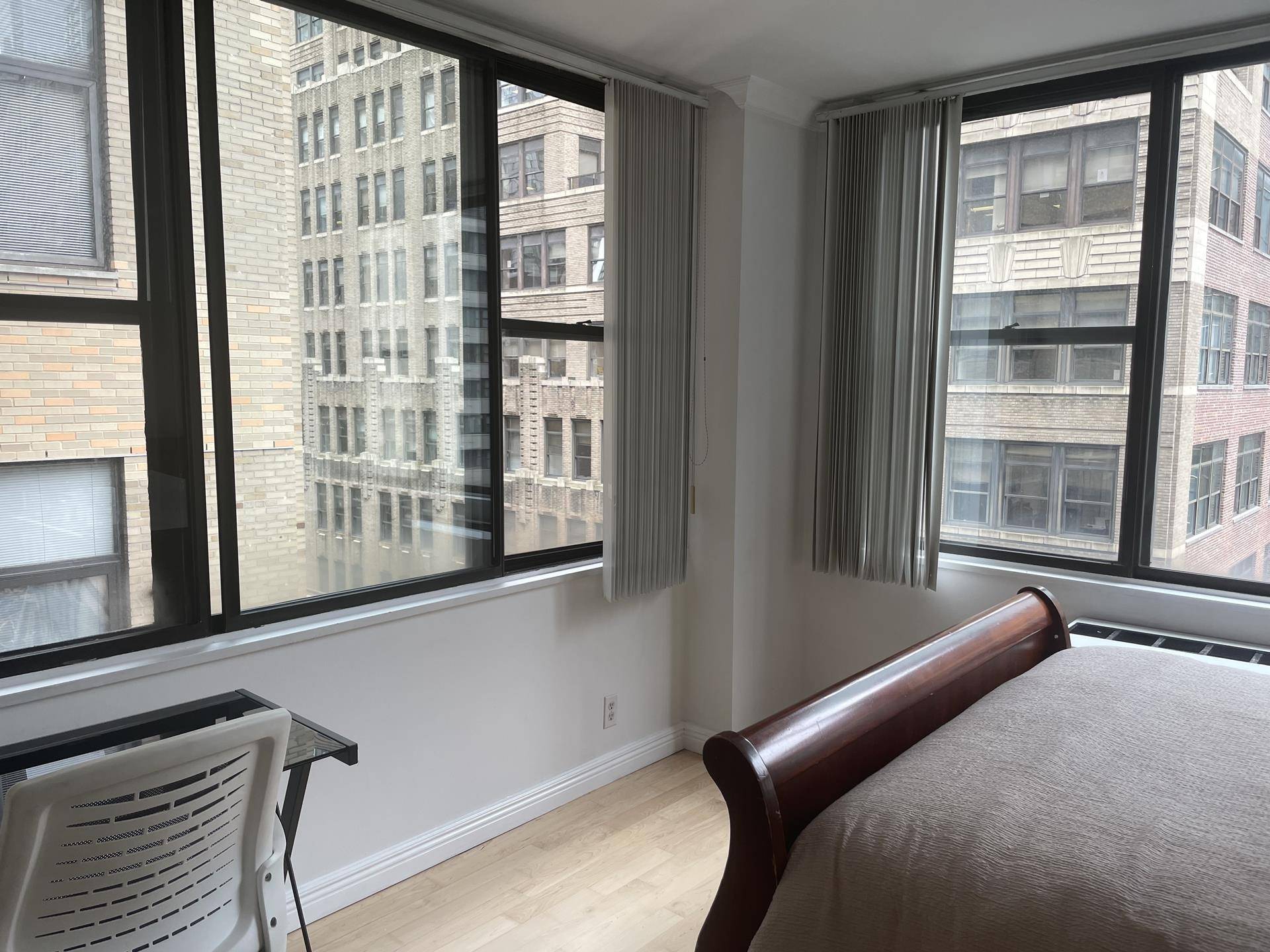 Manhattan, NY 10017,301 E 45TH Street #10B
