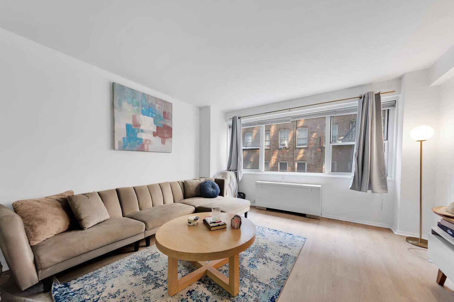 321 E 48TH Street #3B, Manhattan, NY 10017