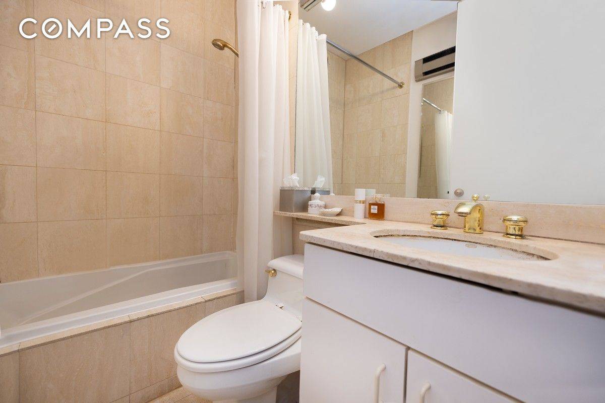 Manhattan, NY 10024,250 W 89th Street #5A