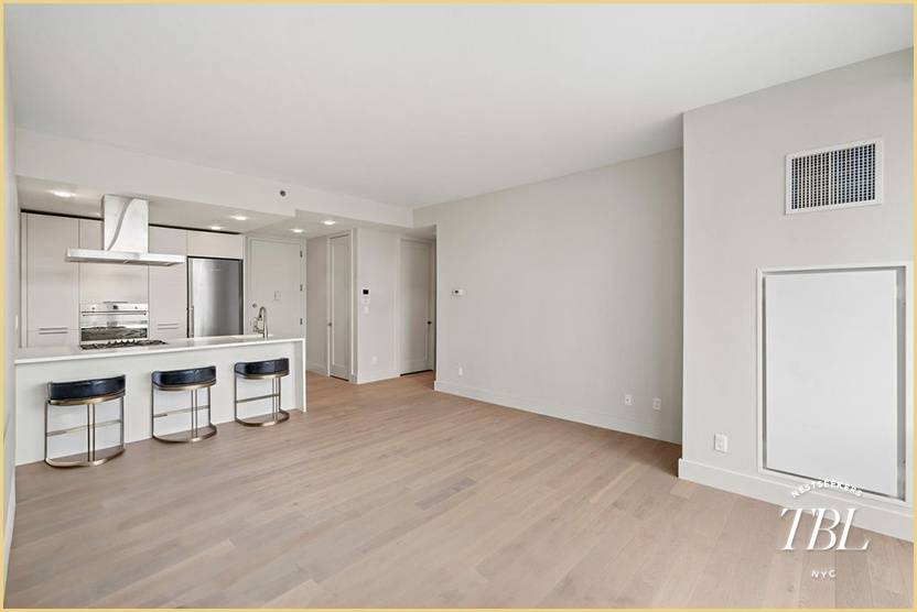 Queens, NY 11101,5-19 Borden Avenue #2-E