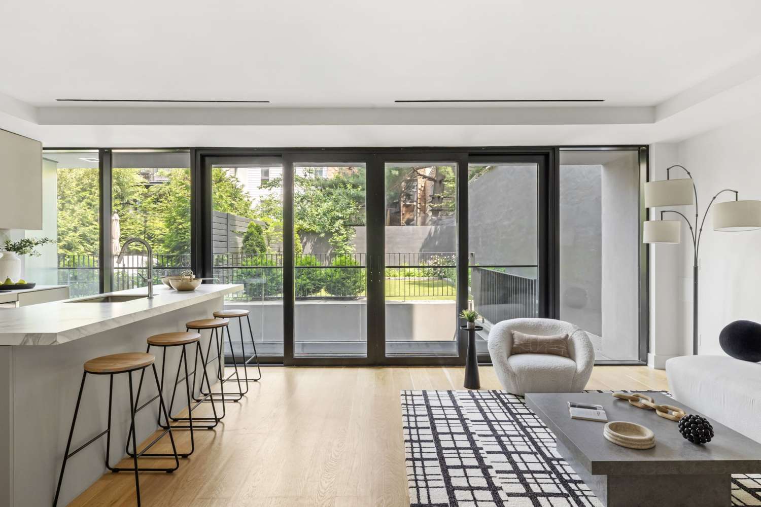 Brooklyn, NY 11222,153 GREEN Street #1B