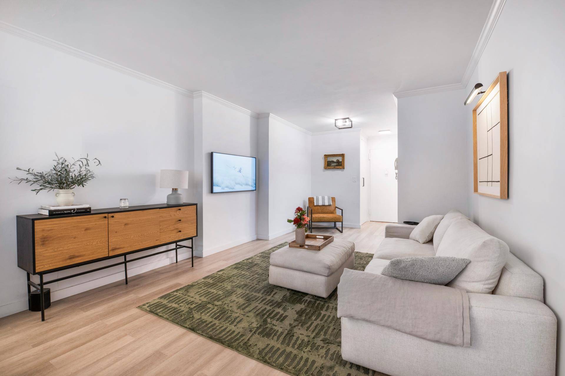 Manhattan, NY 10003,210 E 15TH Street #2H