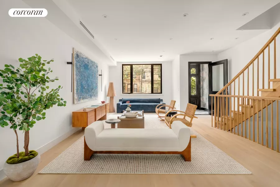 137 KINGSLAND Avenue, Brooklyn, NY 11222