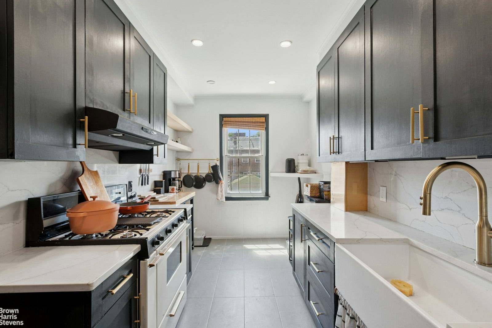 Queens, NY 11377,31-28 56TH Street