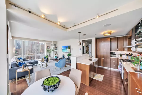 Manhattan, NY 10069,60 Riverside Boulevard #2402