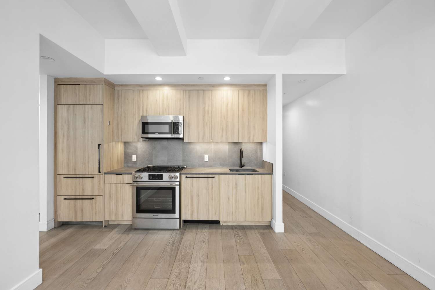 Queens, NY 11101,24-16 QUEENS Plaza S #3G