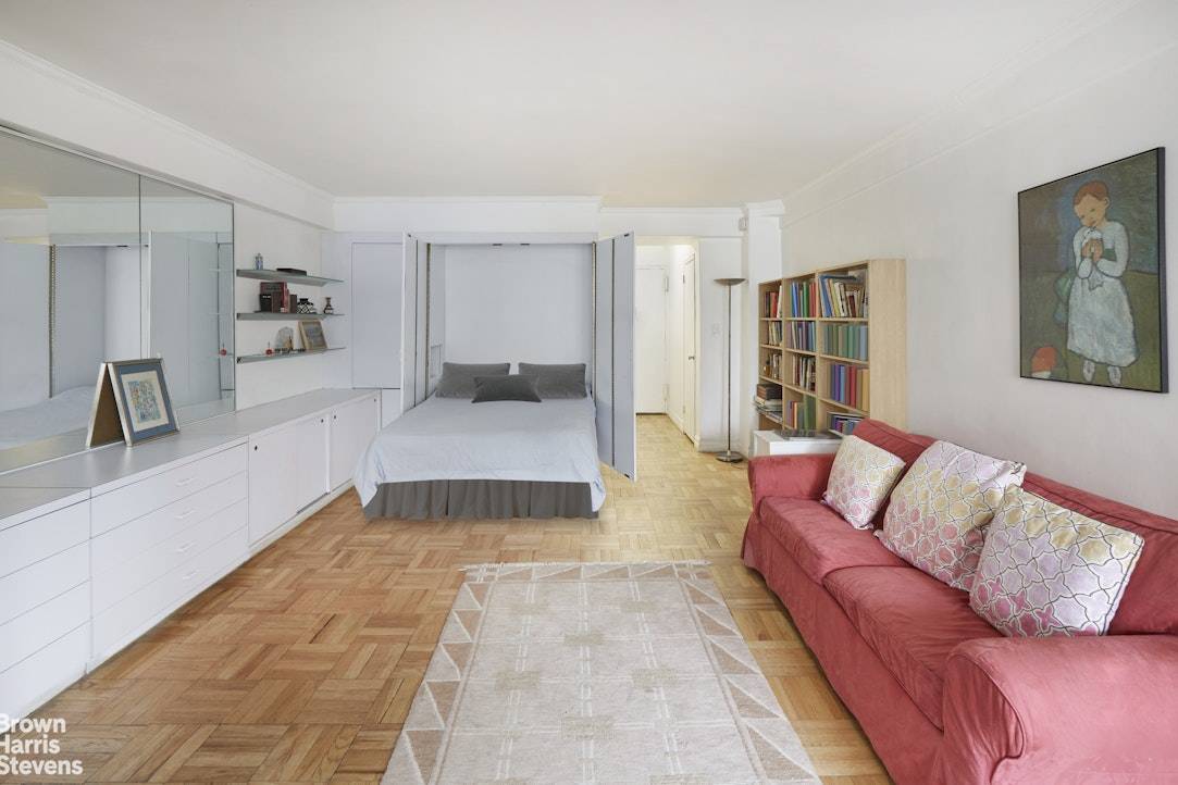 Manhattan, NY 10021,315 E 69TH Street #7G