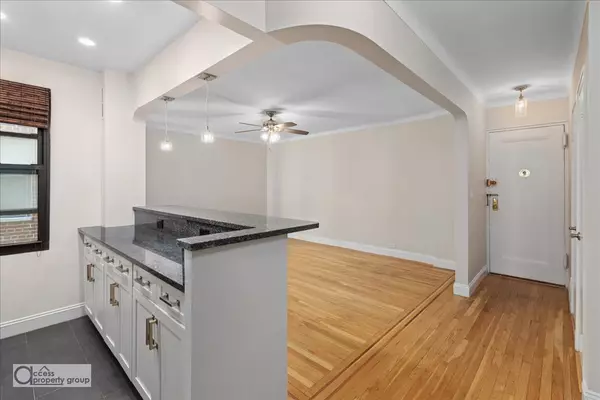 Manhattan, NY 10034,98 PARK Terrace E #4E