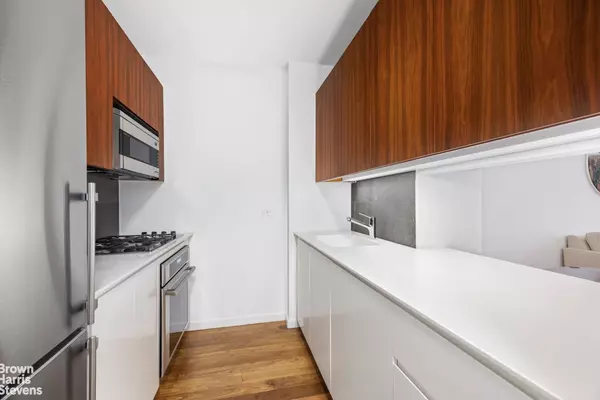 Manhattan, NY 10021,515 E 72ND Street #5F