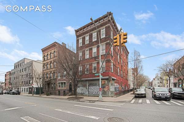 912 Metropolitan Avenue, Brooklyn, NY 11211