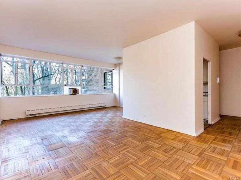 Bronx, NY 10463,2727 PALISADE Avenue #4L