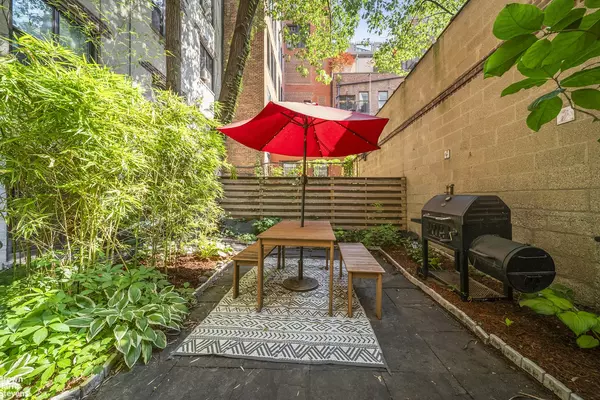 22 IRVING Place #1A, Manhattan, NY 10003