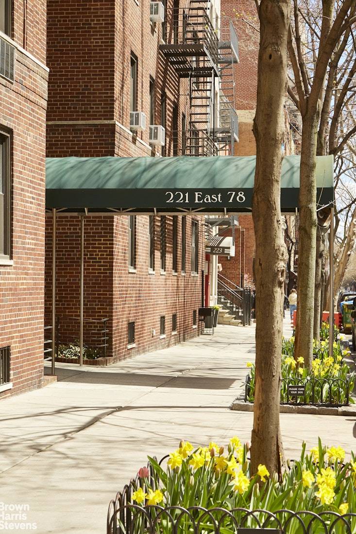 Manhattan, NY 10075,221 E 78TH Street #6F