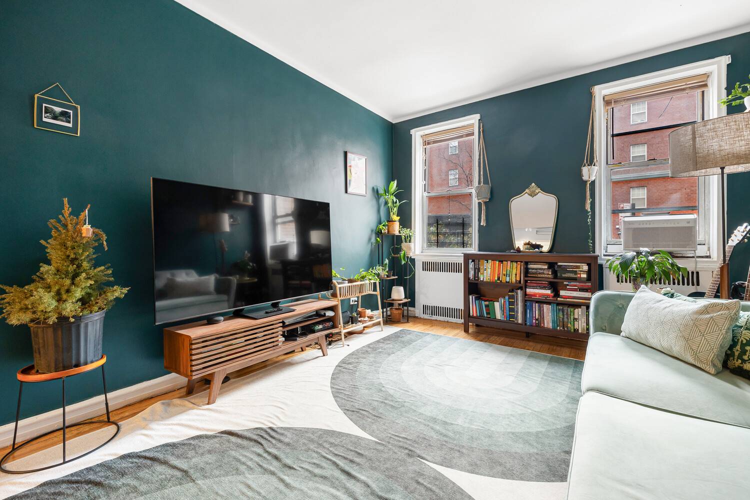 63-109 SAUNDERS Street #3A, Queens, NY 11370