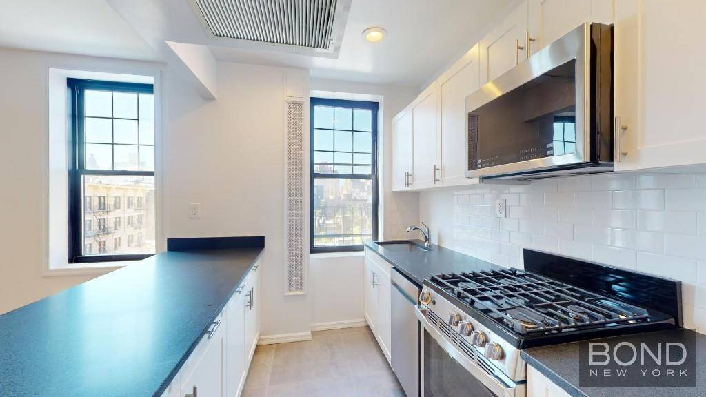 Manhattan, NY 10014,240 Waverly Place #65