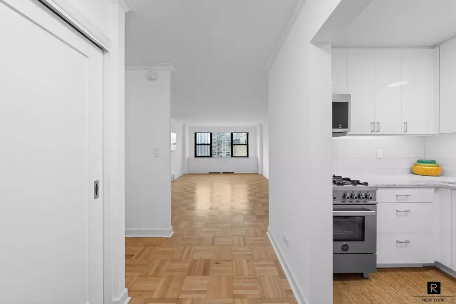 301 E 69th Street #12-L, Manhattan, NY 10021