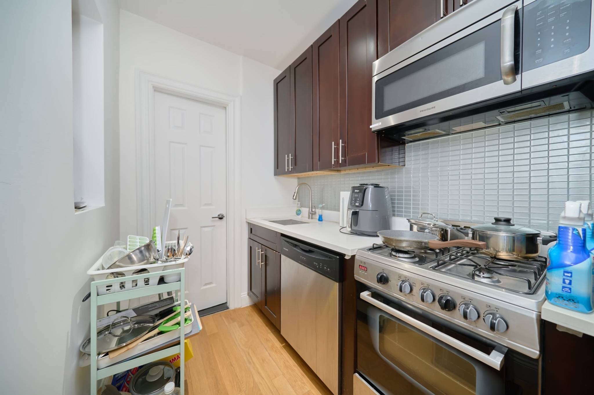 Manhattan, NY 10028,325 E 83rd Street #5A