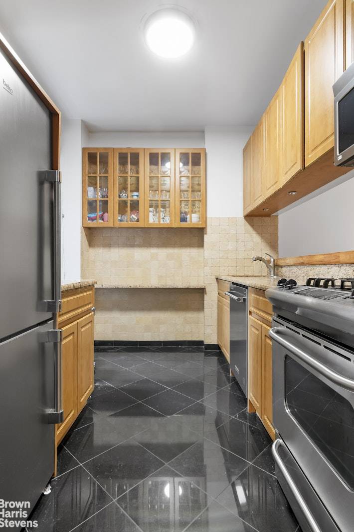 Manhattan, NY 10023,104 W 70TH Street #2B