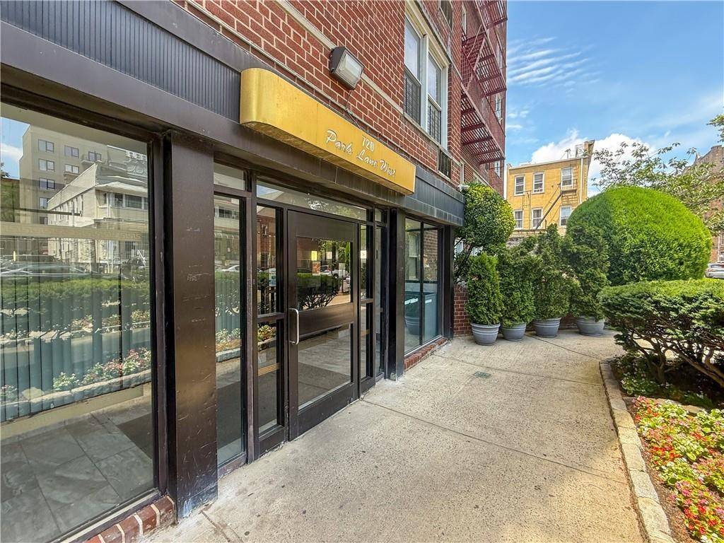 Brooklyn, NY 11210,720 Brooklyn Avenue #5K