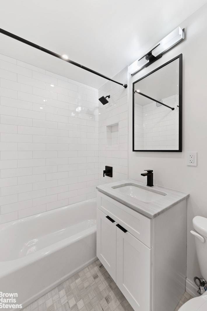 Manhattan, NY 10023,205 W END Avenue #27E