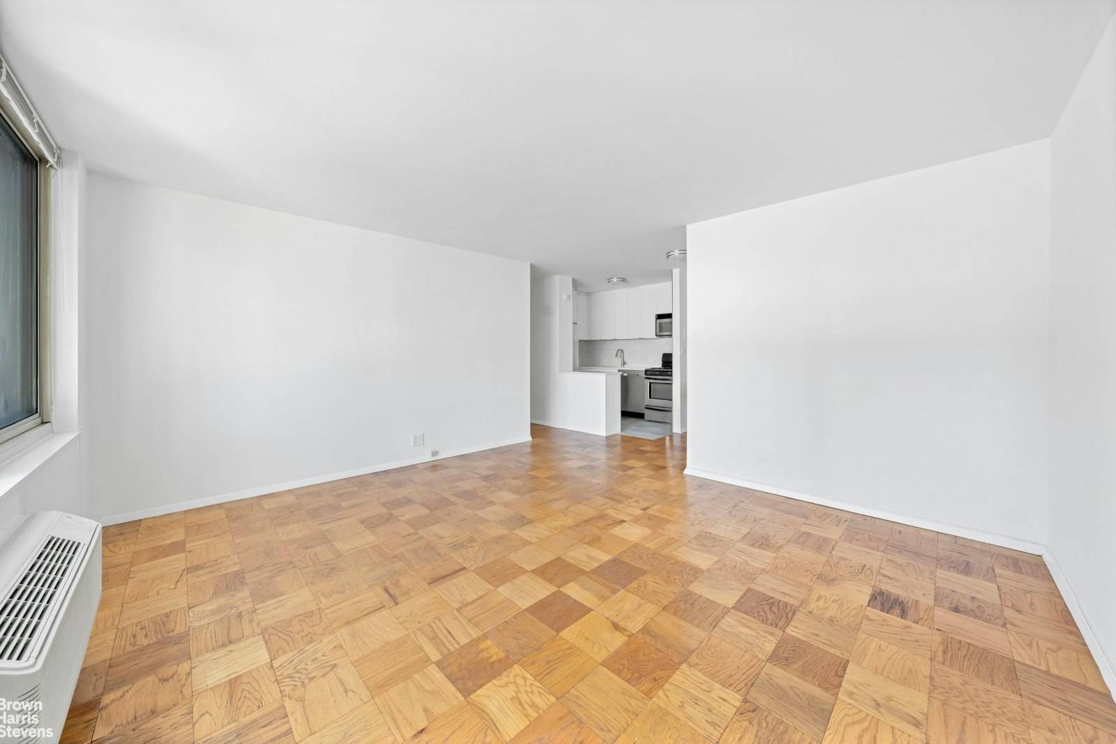 Manhattan, NY 10017,333 E 45TH Street #15E