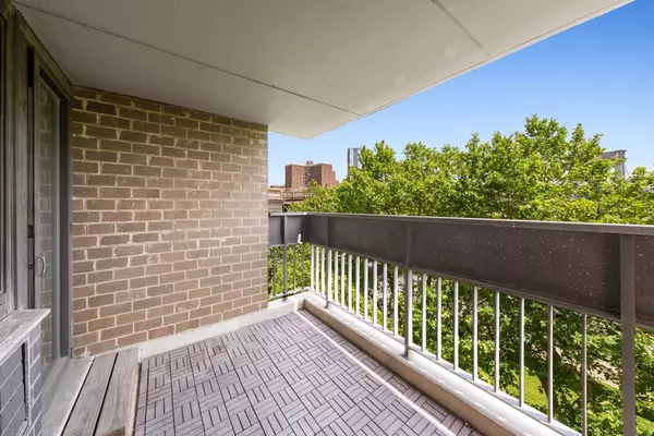 Manhattan, NY 10038,333 Pearl Street #6M