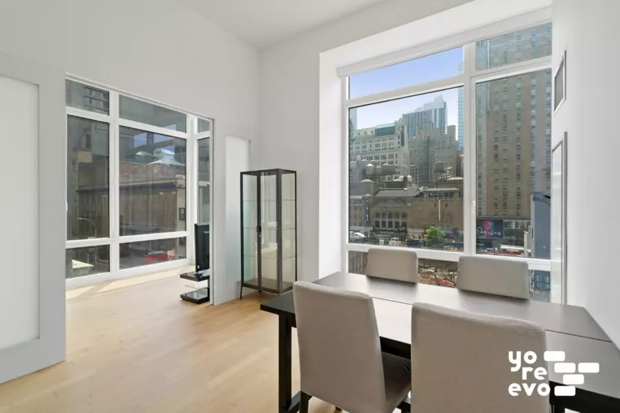 247 W 46th Street #308, Manhattan, NY 10036