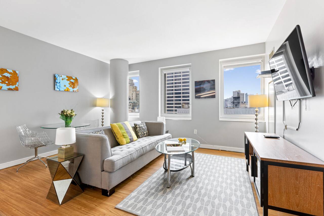 Manhattan, NY 10036,70 W 45TH Street #30D
